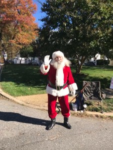 Hi Santa! Thanks for cheering on the runners!
